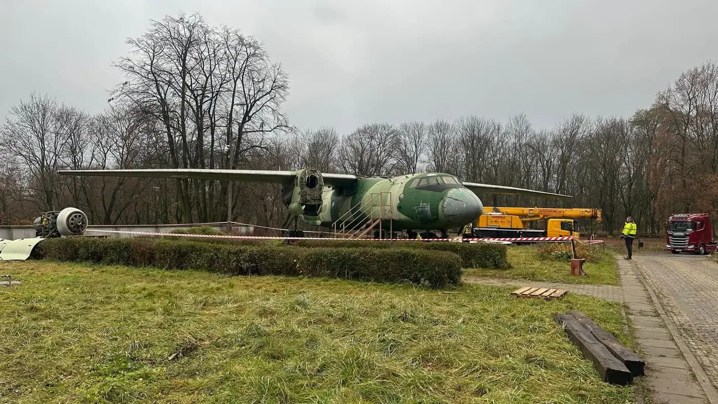 Relocating a 15-Tonne AN-26 Museum Aircraft Across Warsaw — 12