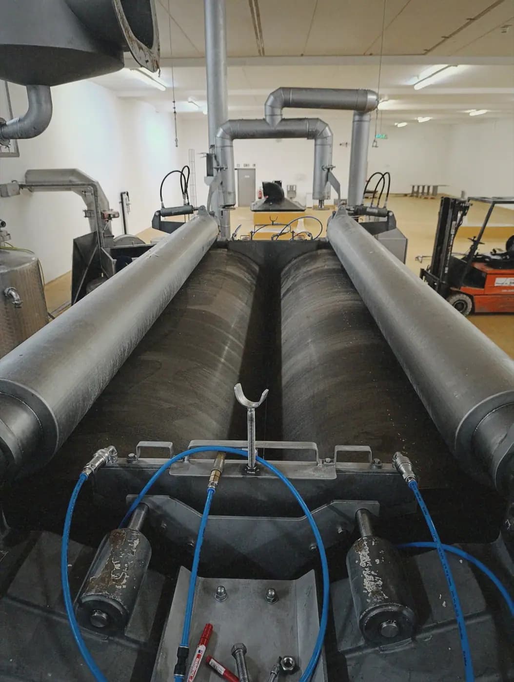 Dismantling a 9-Tonne Drum Dryer from a Concrete Plinth — 9