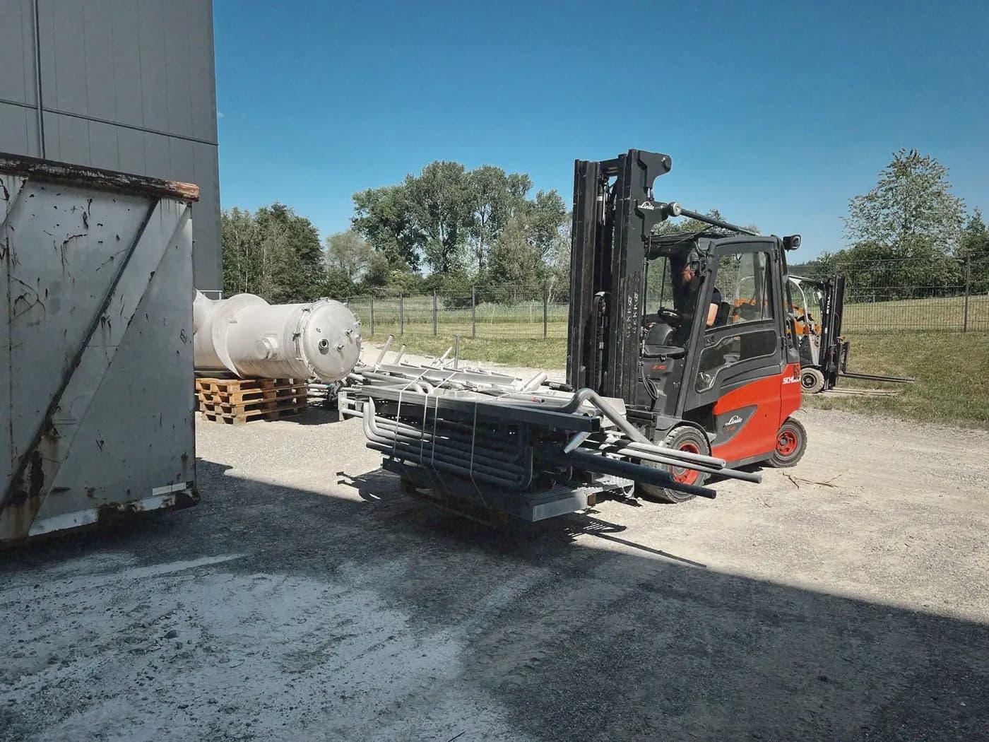 Full Production-Hall Clear-Out & Overseas Equipment Export — 11