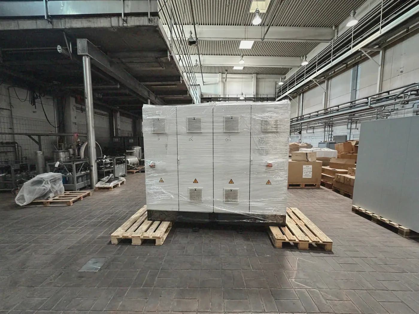 Full Production-Hall Clear-Out & Overseas Equipment Export — 12
