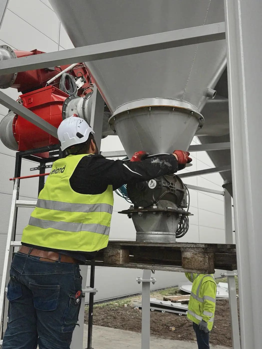 From-Scratch Assembly & Commissioning of an Outdoor Dedusting System — 7