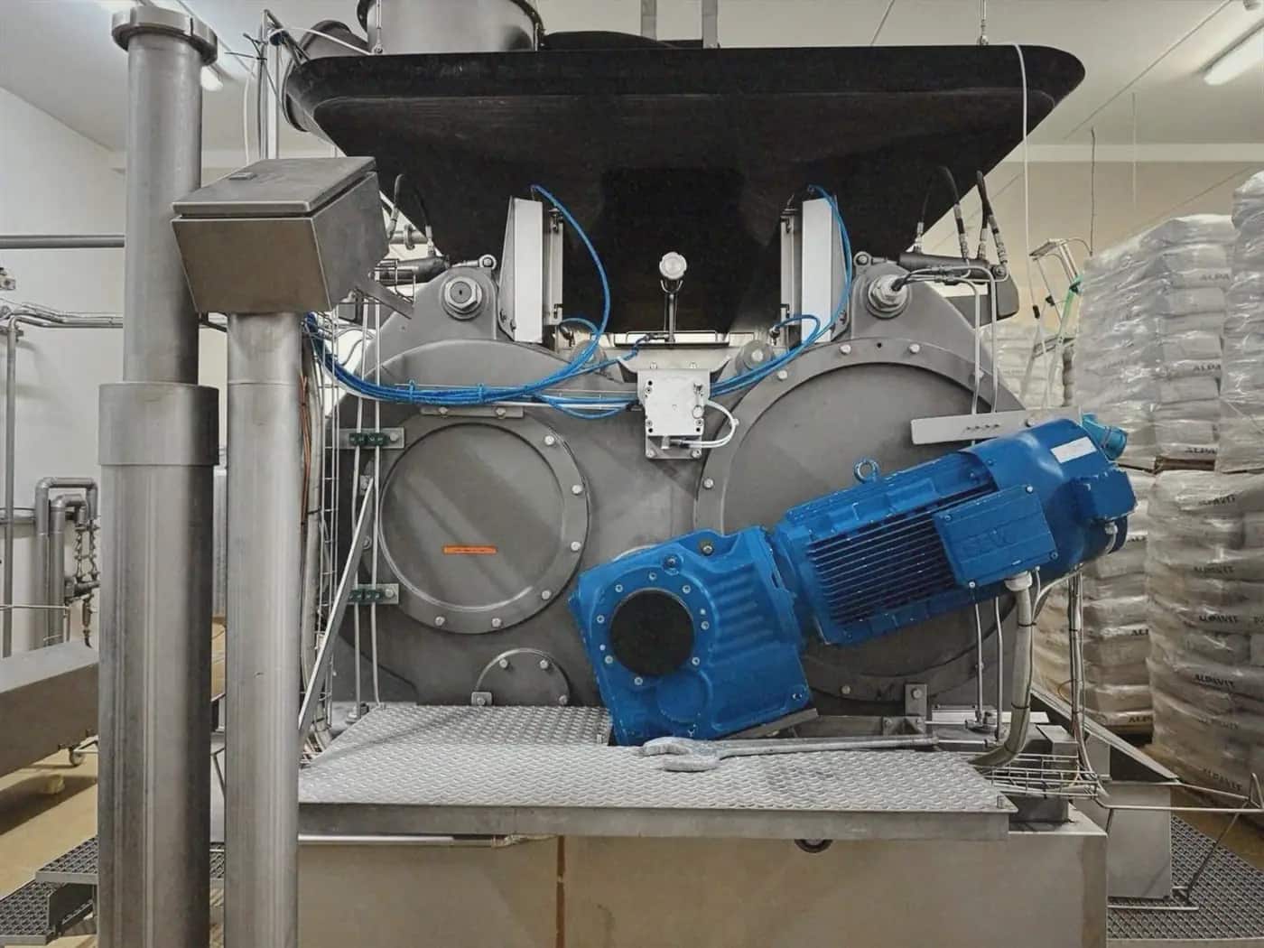 Dismantling a 9-Tonne Drum Dryer from a Concrete Plinth