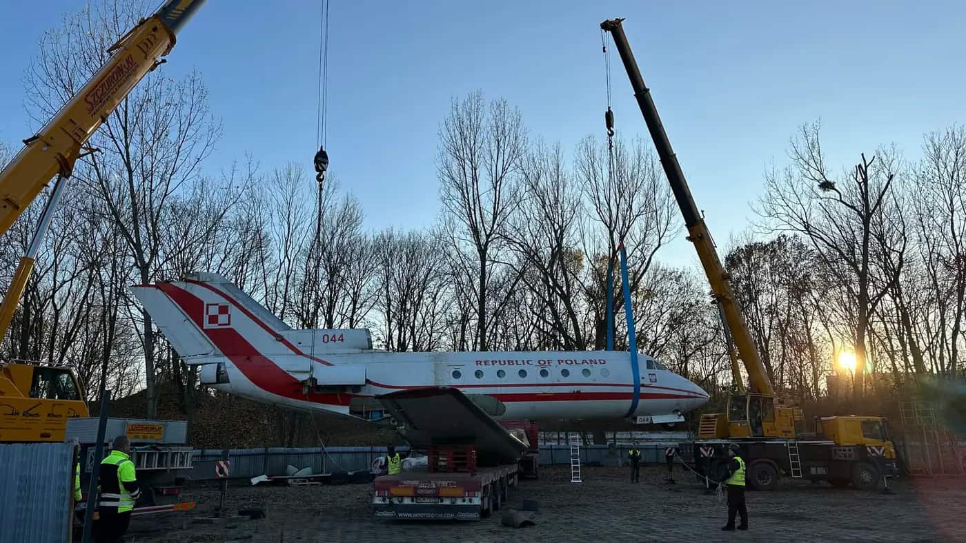 Night Relocation of a YAK-40 Jet Aircraft Across Warsaw
